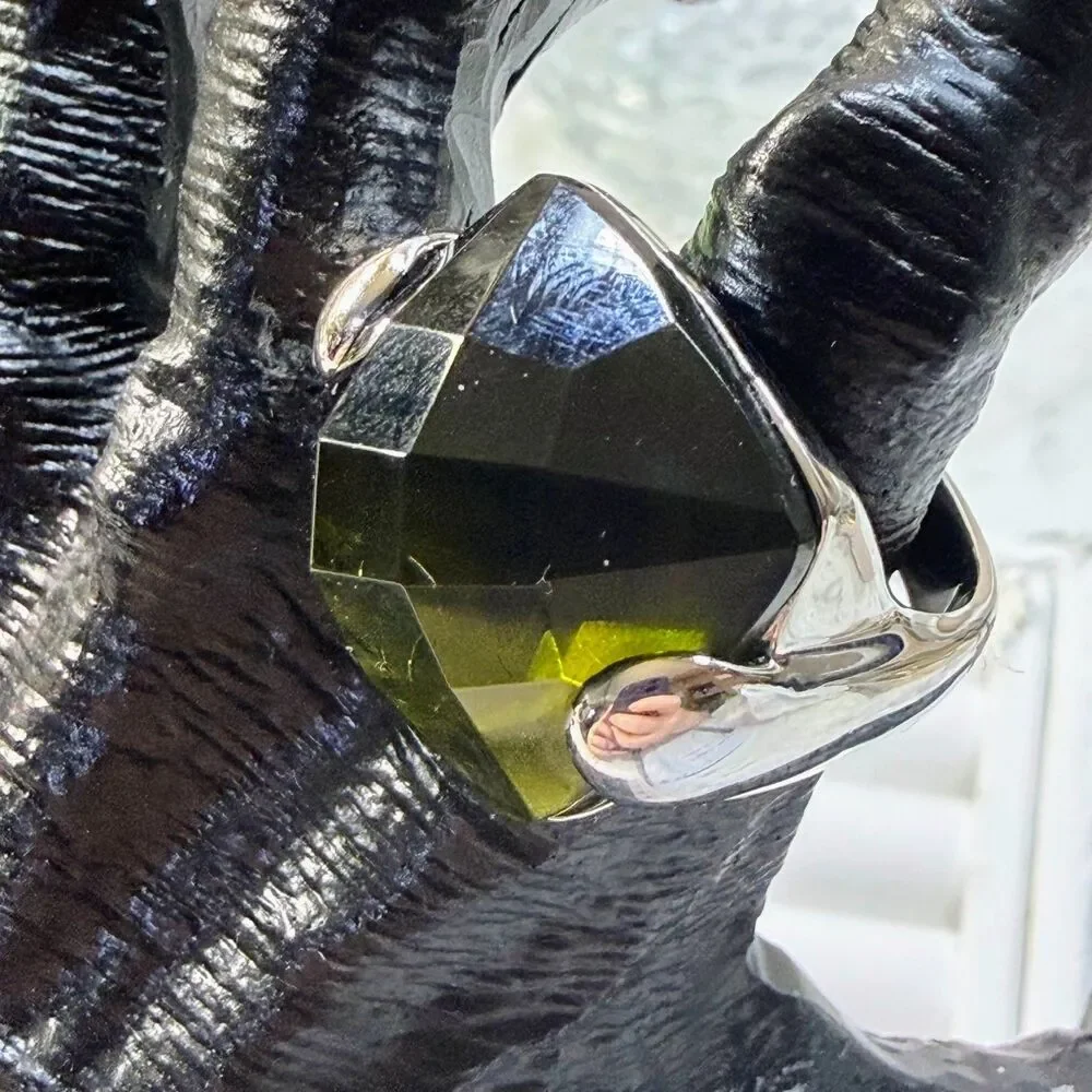 Vintage Lia Sophia Chunky Cocktail Ring Size 9 Faceted Olive Green Glass Stone